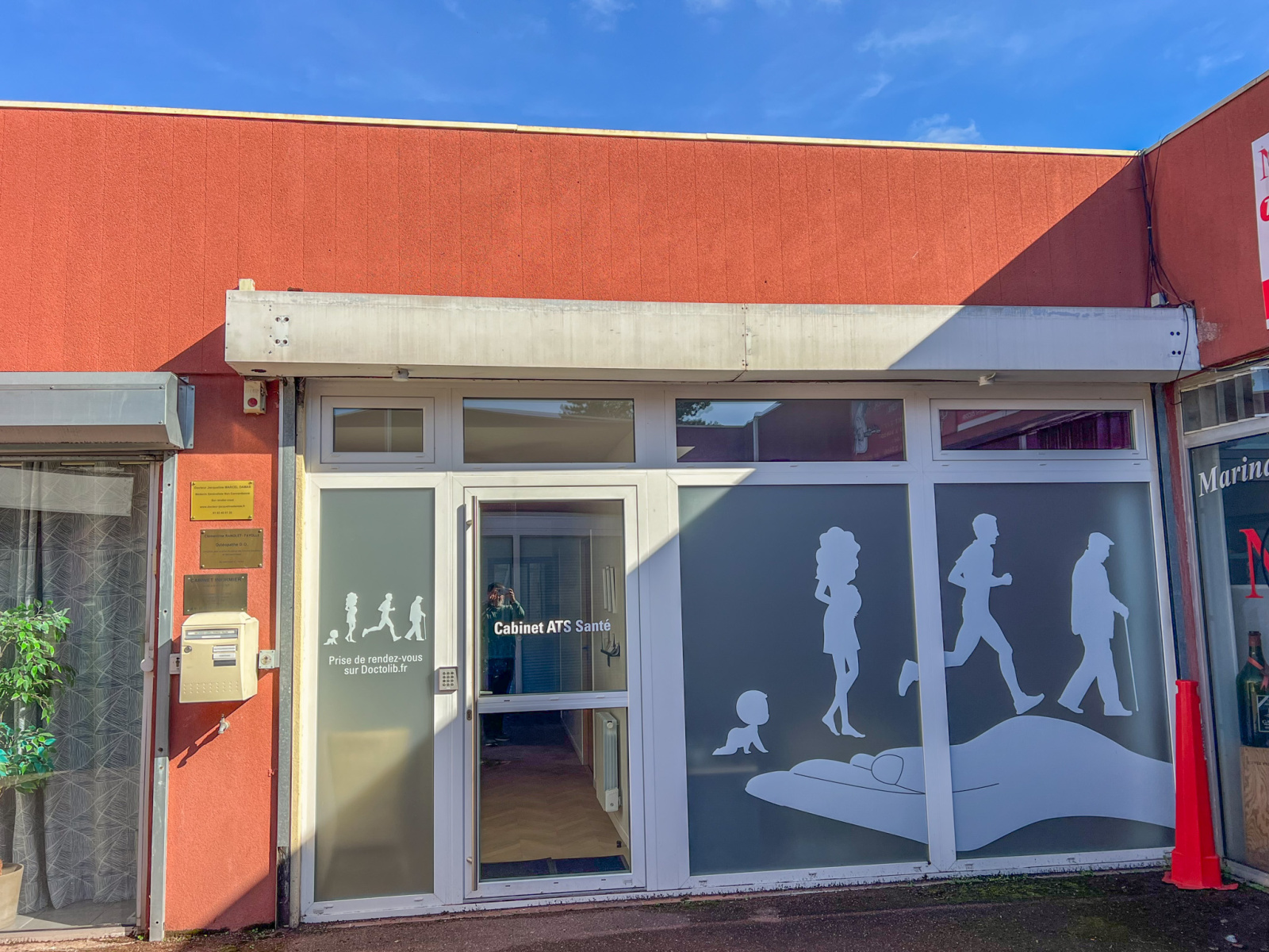 Image_7, Local professionnel, Le Mesnil-Saint-Denis, ref :location bureau lmsd